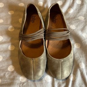 Clarks Indigo gold distressed Mary Janes